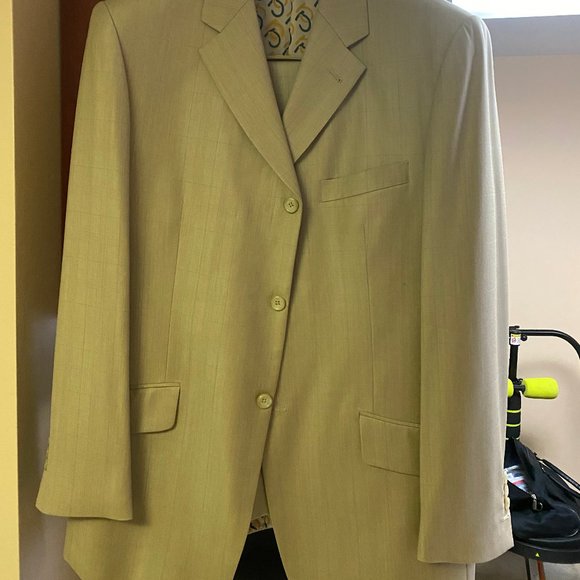 SUIT